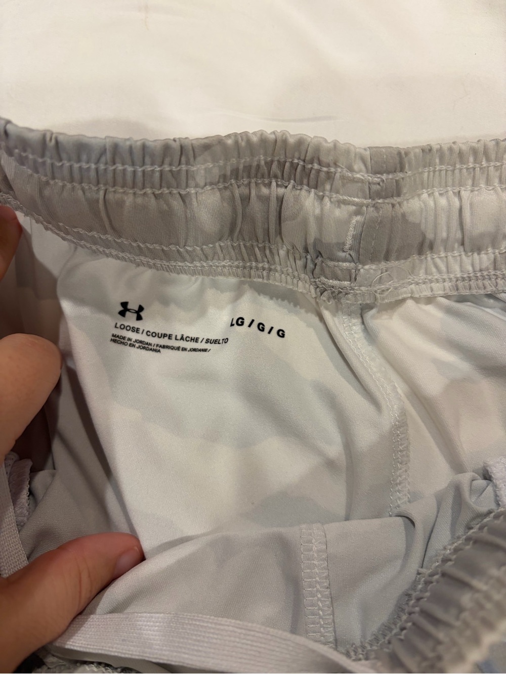 Under Armour Men’s White & Light Gray Camo Athletic Shorts - Picture 2 of 3